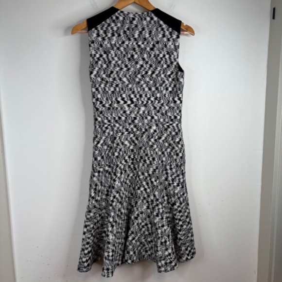 AKRIS PUNTO Fit & Flare Zip Front Sleeveless Dress Size 4 MSRP $995 Mobwife Chic - Picture 4 of 12